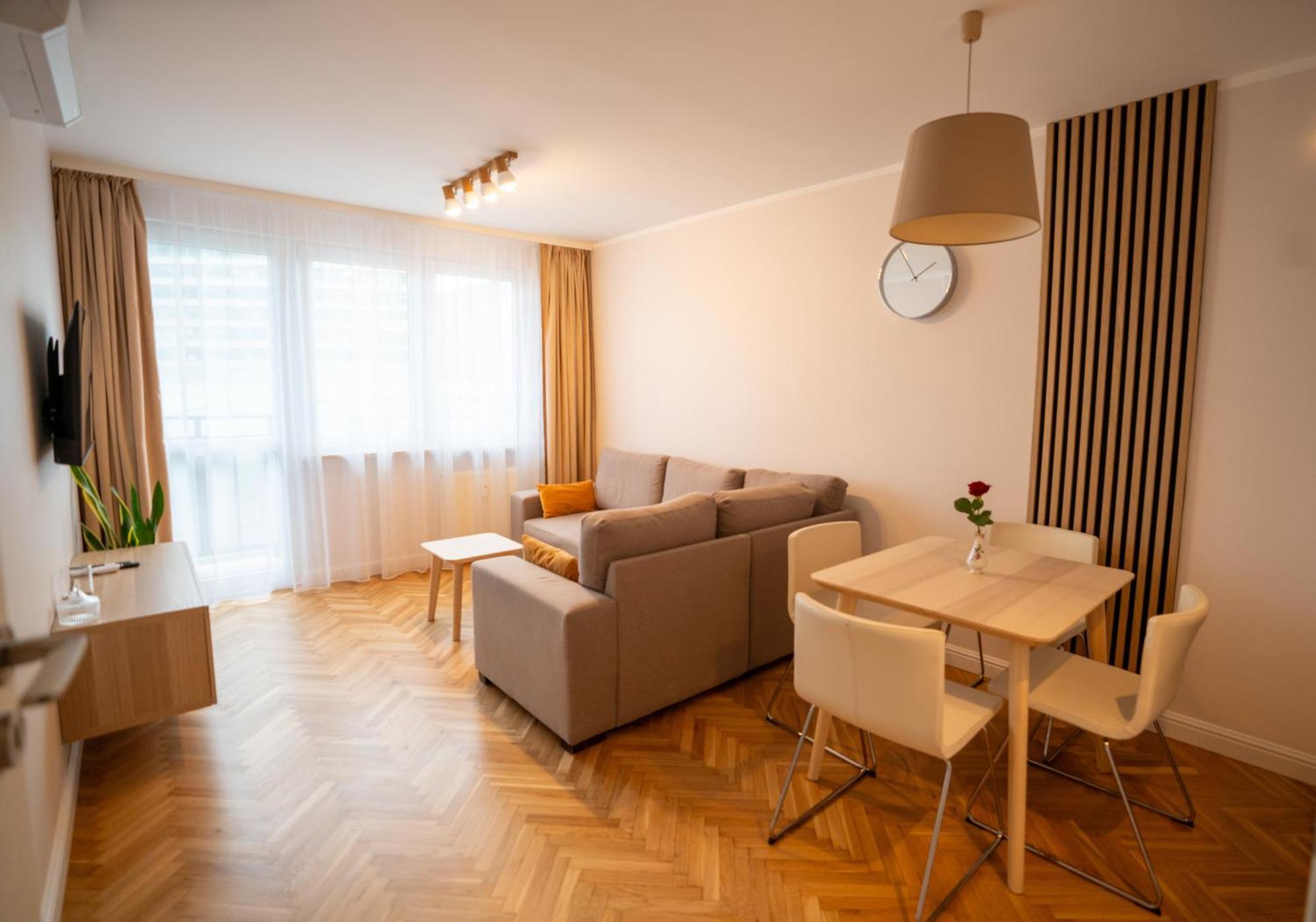 Apartament Gold 61 วอร์ซอ ภายนอก รูปภาพ
